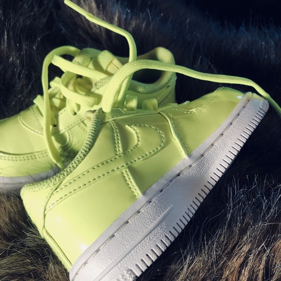 Nike AIR FORCE 1 - Picture 2 of 6